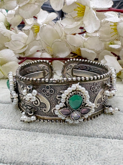 Aaranya Stone Kada for Women | Oxidised Silver Look Kundan Statement Bangle
