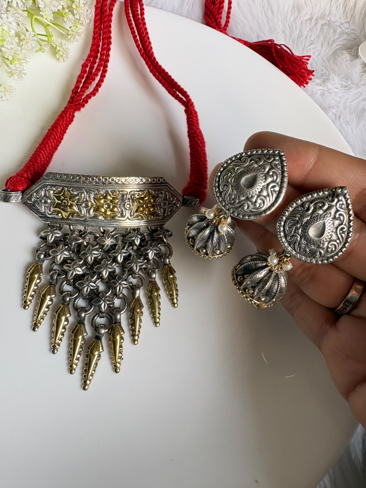 Rajsi Tarang Premium Dualtone Handmade SLA Thread Hasli with Statement Earrings | Navratri Jewellery