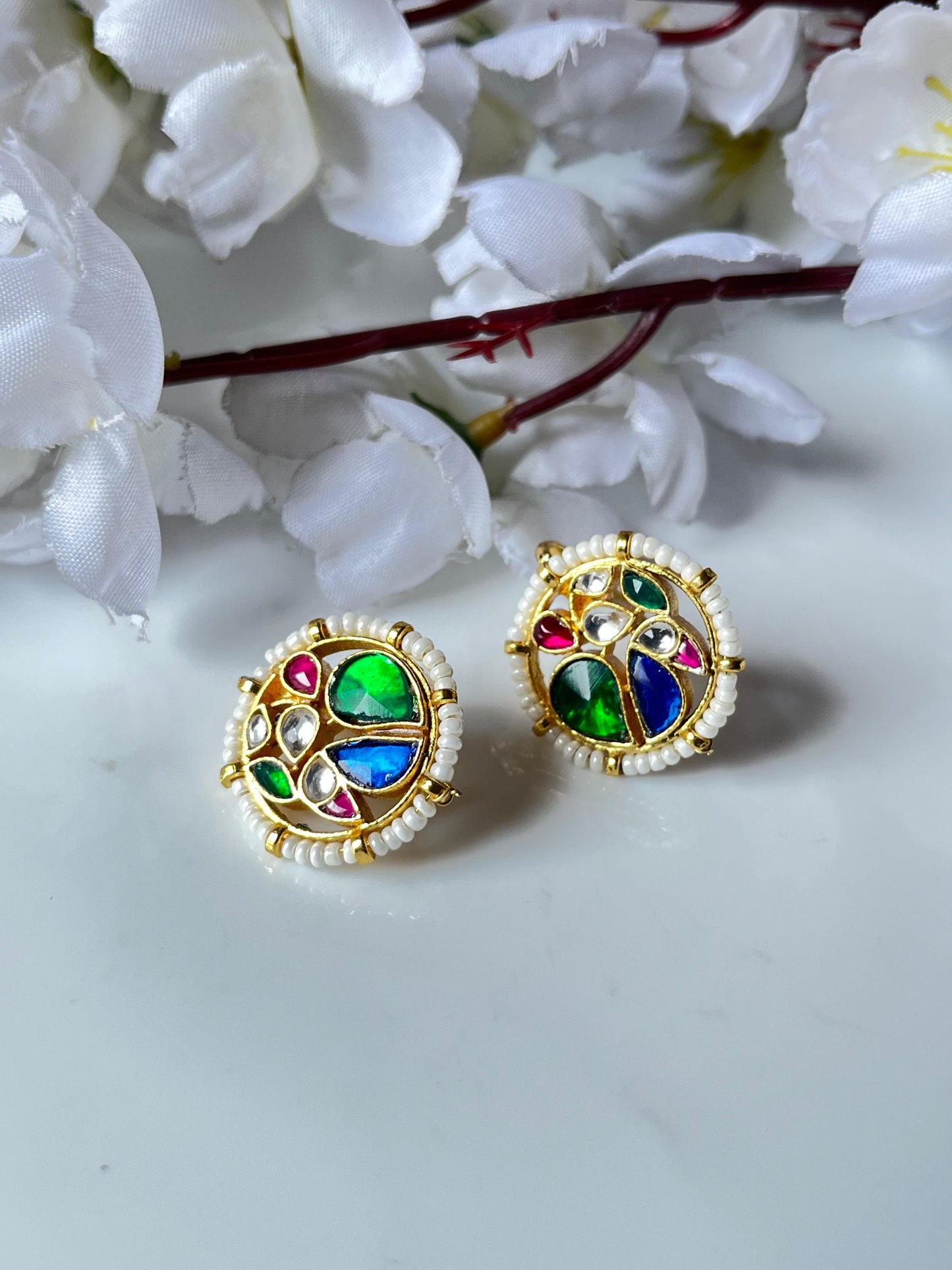 Premium Round Multicolor Kundan Earclips with Pearl Border Wedding and Festive Jewellery Alankrent Luxe - Alankrent Luxe