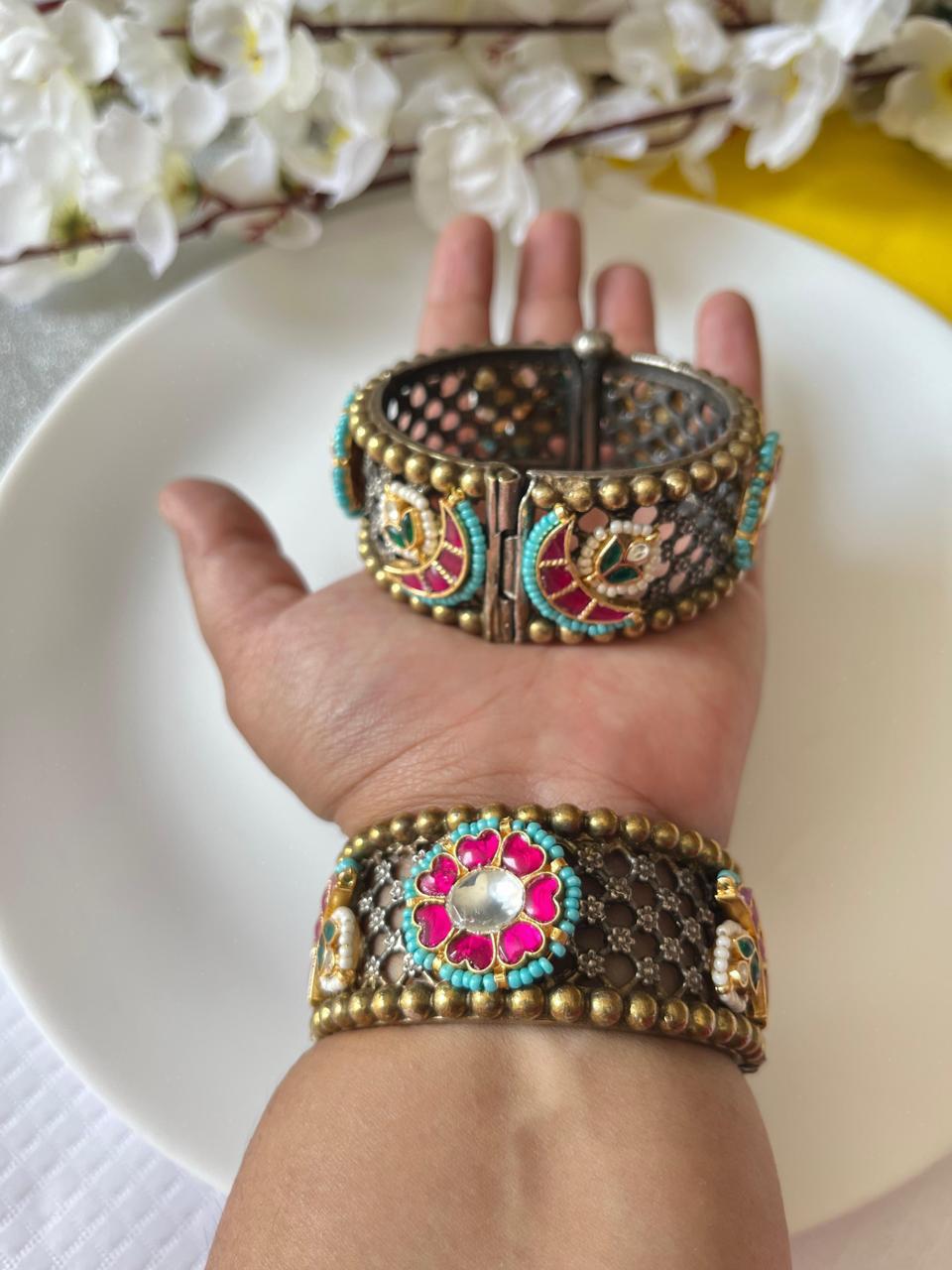 Zehvya Broad Dual Tone Premium SLA Kundan Kada | Antique Brass Statement Ethnic Bangles