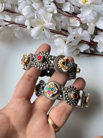 Ivorya Dual Tone Premium SLA Kundan Kada Online | Openable Antique Brass Bangles for Women